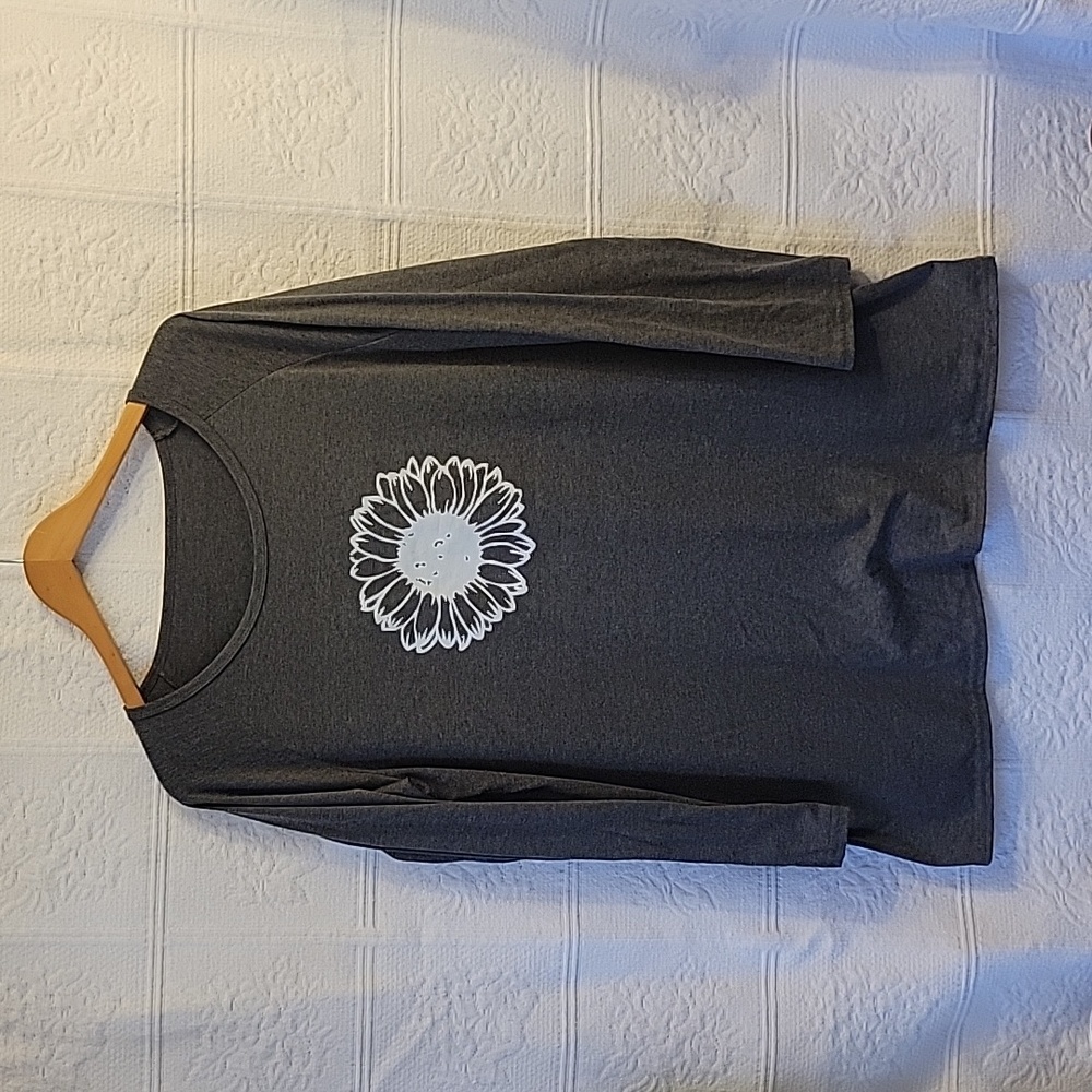 Longsleeve Flower Tee